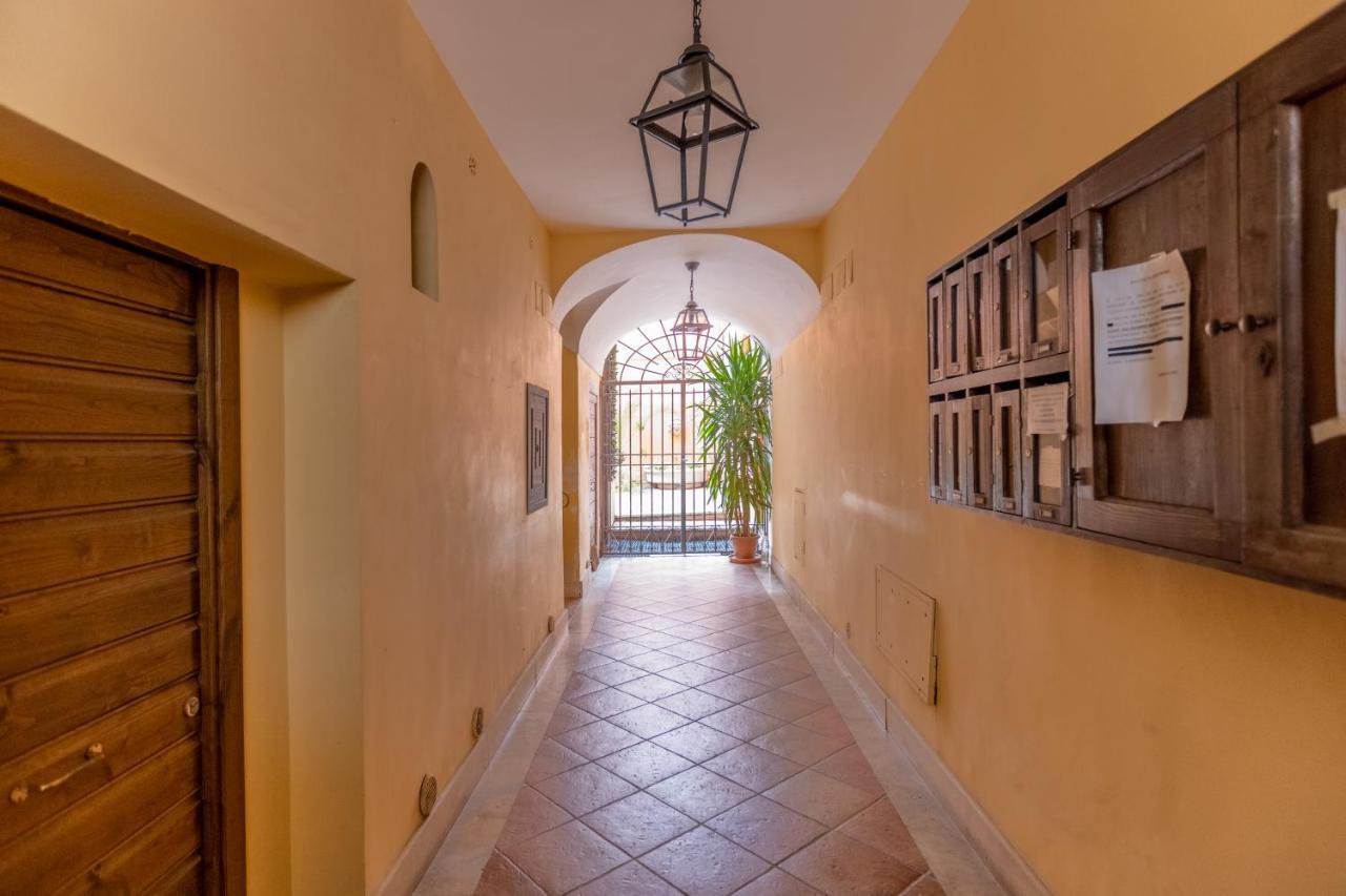 רומא Vg Trevi Fountain 5 Stelle Elegant Apartment מראה חיצוני תמונה